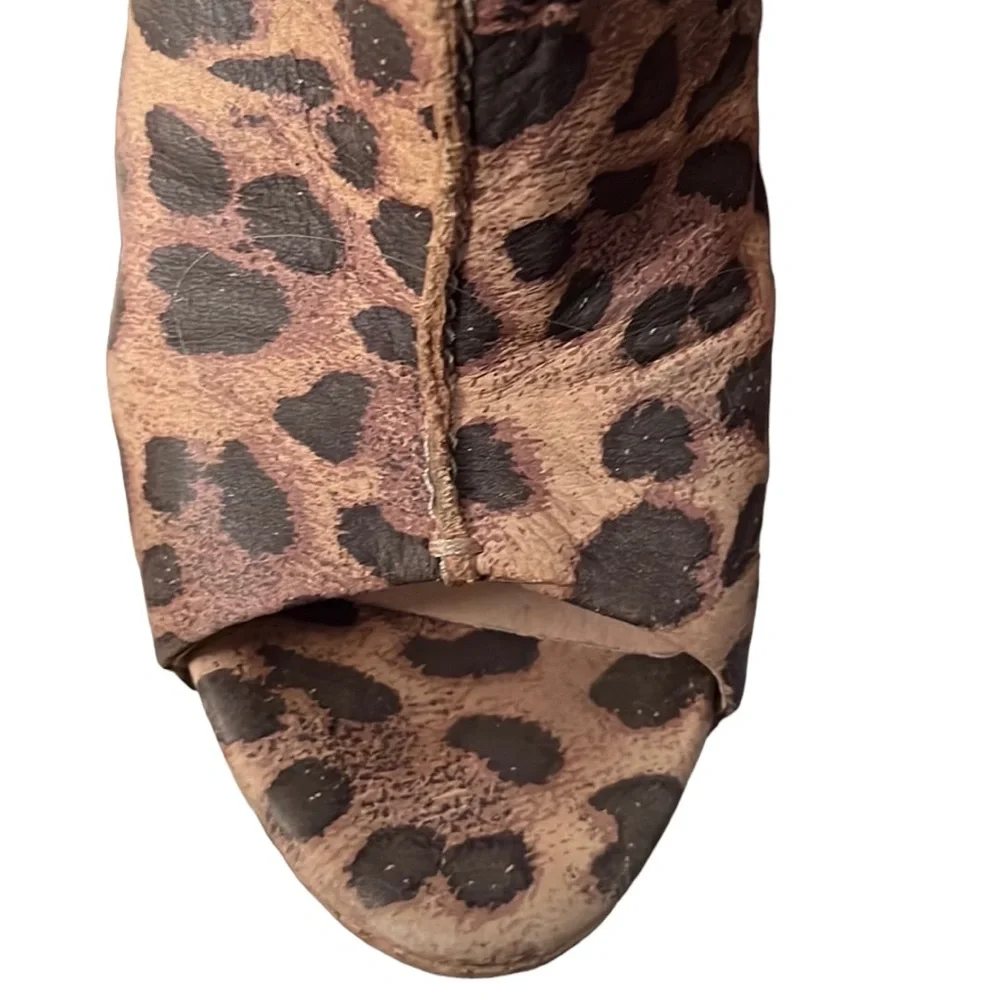 Micheal Kors size 10 leopard print platform wedge cork heel genuine leather